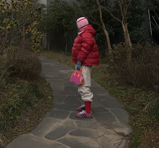 덕다운100 메리후드패딩