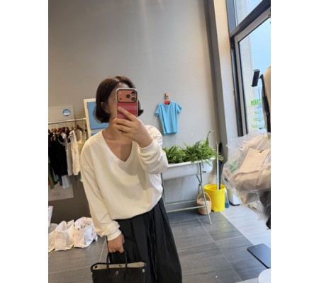 브이넥기본맨투맨