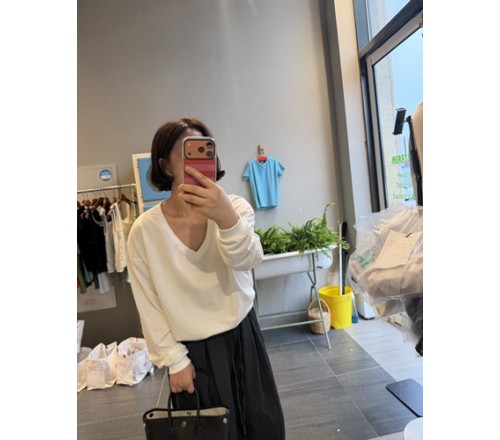 브이넥기본맨투맨