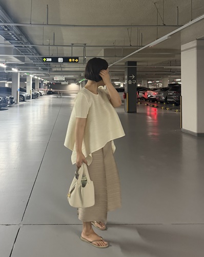날개각플리츠탑  [3color]